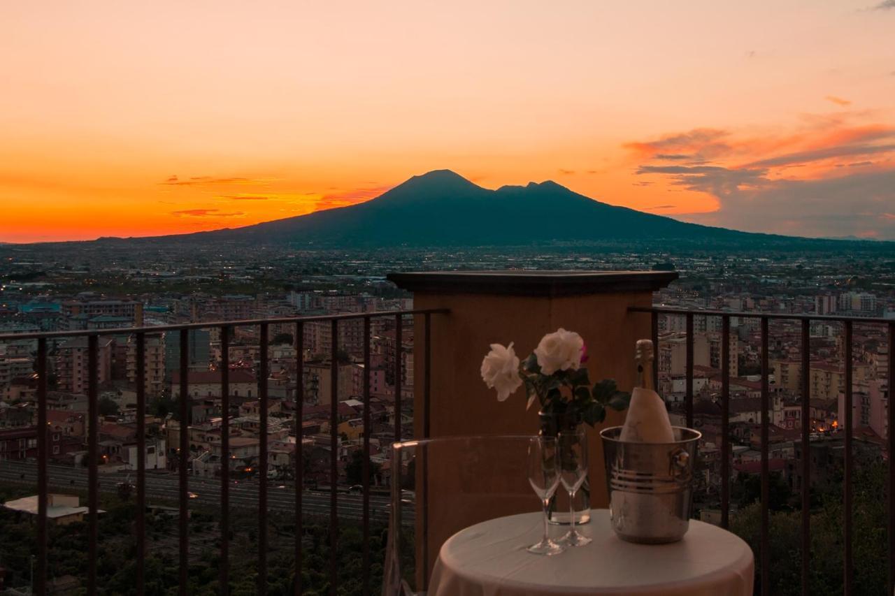 Villa Di Natale Pagani Bagian luar foto